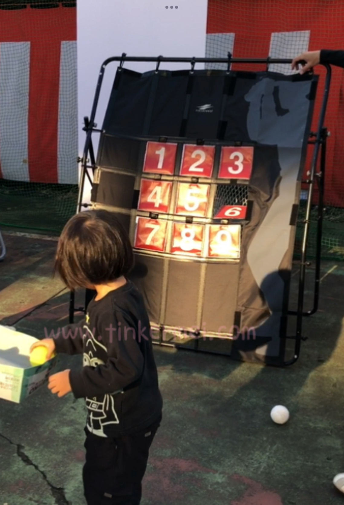 Kids throwing game